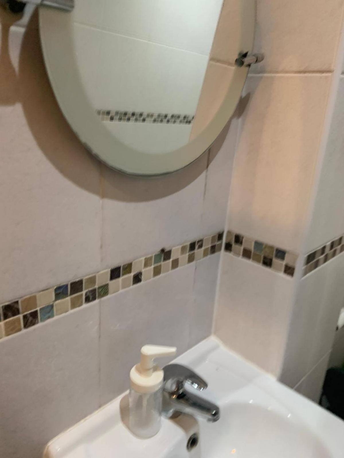 Casa vacanze 7 Bedroom Victorian House Zone 2 Londra