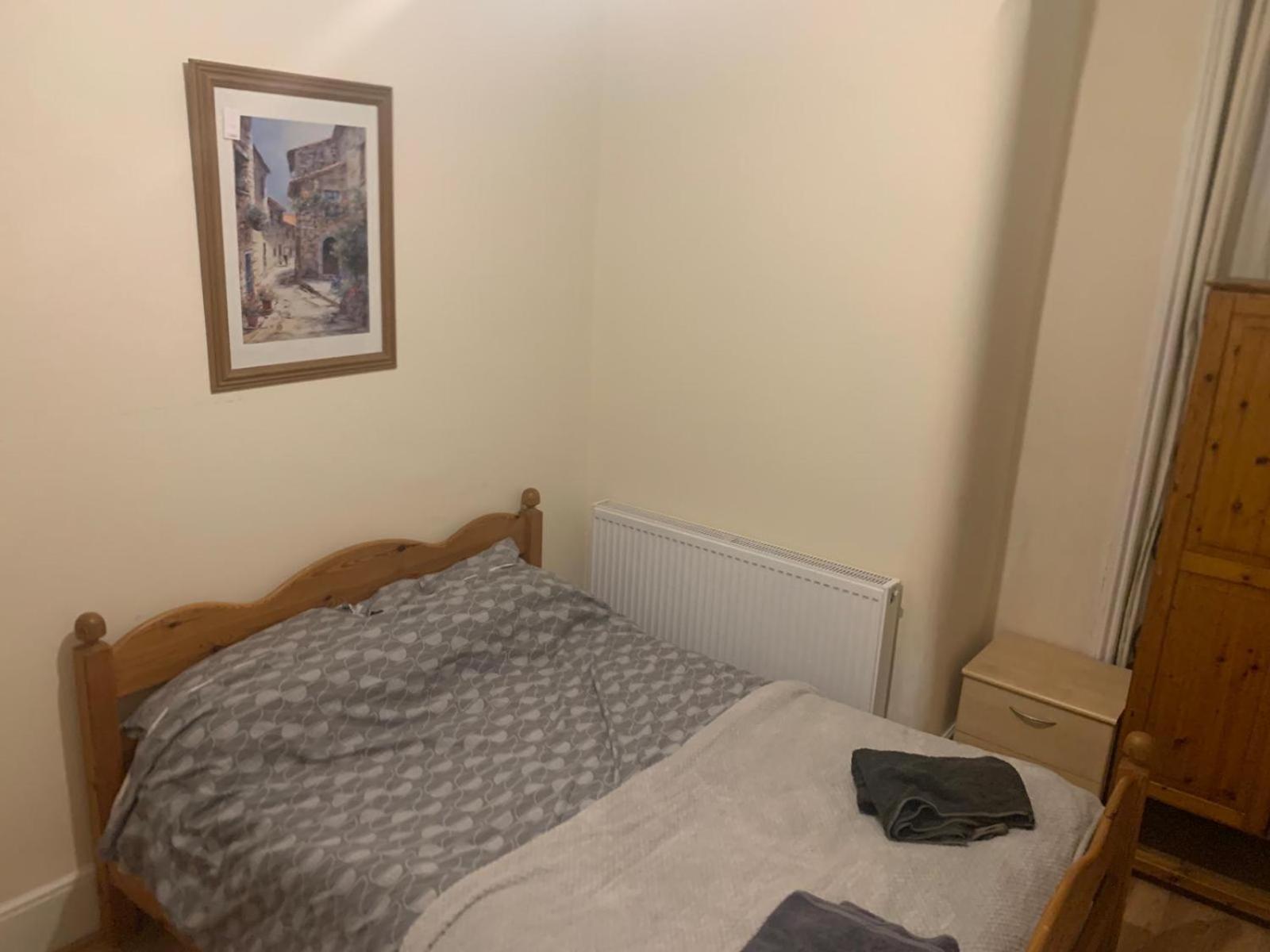 7 Bedroom Victorian House Zone 2 Londra