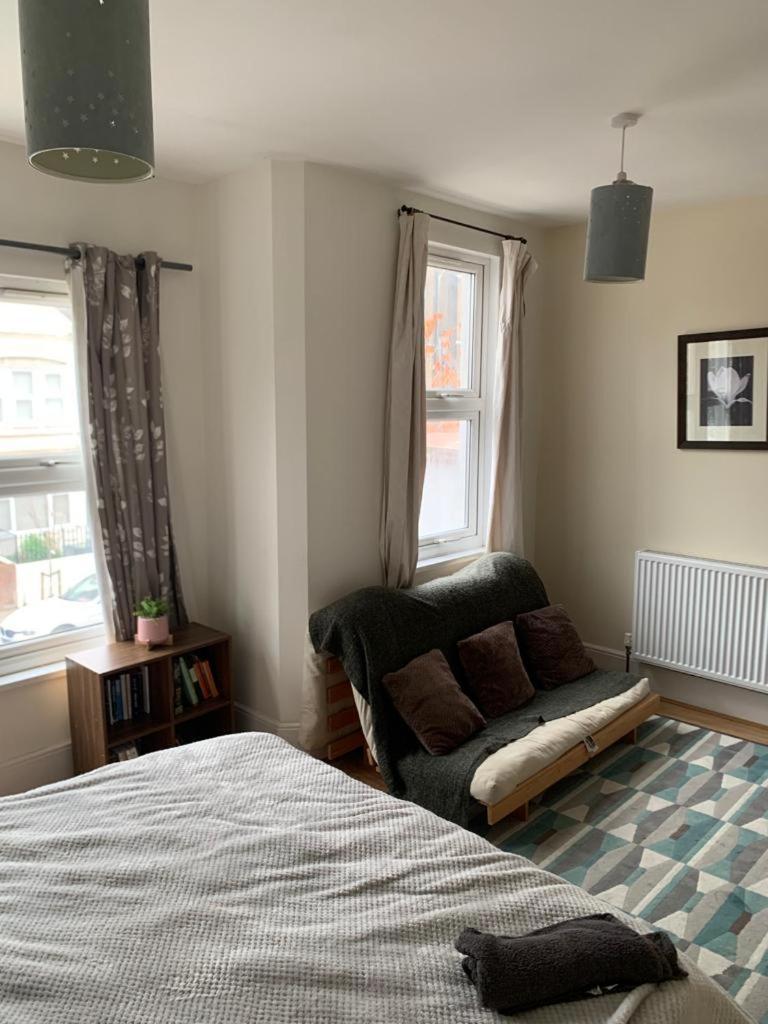 7 Bedroom Victorian House Zone 2 Holiday home London